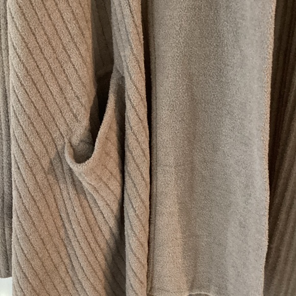 Barefoot Dreams CozyChic ultra lite Cardigan in Taupe/Tan - Picture 9 of 10